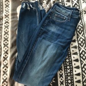 NWT!! Hollister. Curvy High-rise Super Skinny Jean